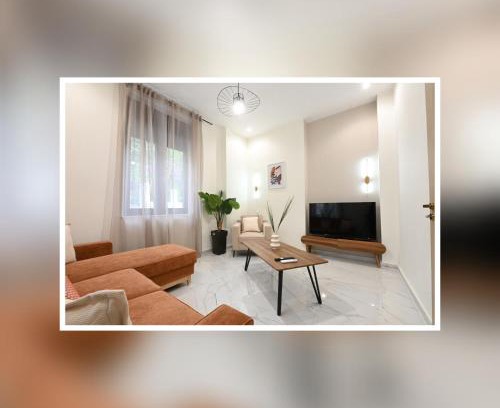 Zavlani Apartment | Modh Patras City Centre - Entire Apartment