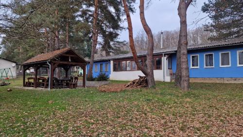 Jelenec House | Modrá chata