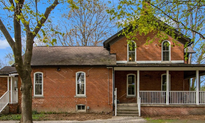 Whittaker House | Moeder's: Accommodations and Event Space