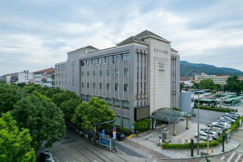 Deqing County Hotel | Moganshan Hotel