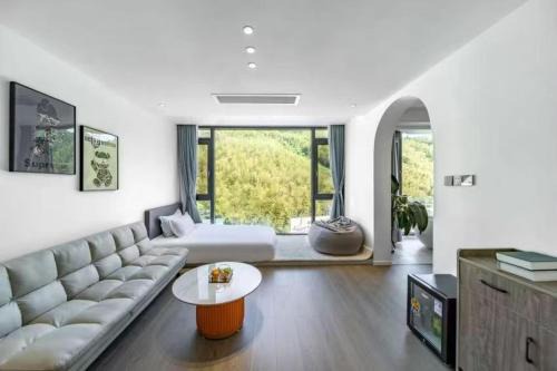 Moganshan House | Moganshan Qingyue Banxia Hot Spring Resort