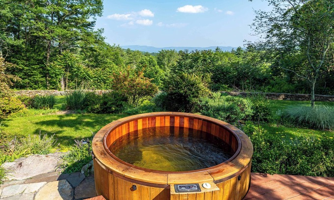Accord House | Mohonk View: Hot Tub + Beautiful Mountain Views!