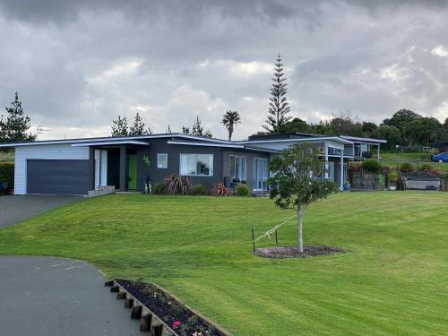 Ruakaka House | Moko Hiwi Escape - Kotare Suite