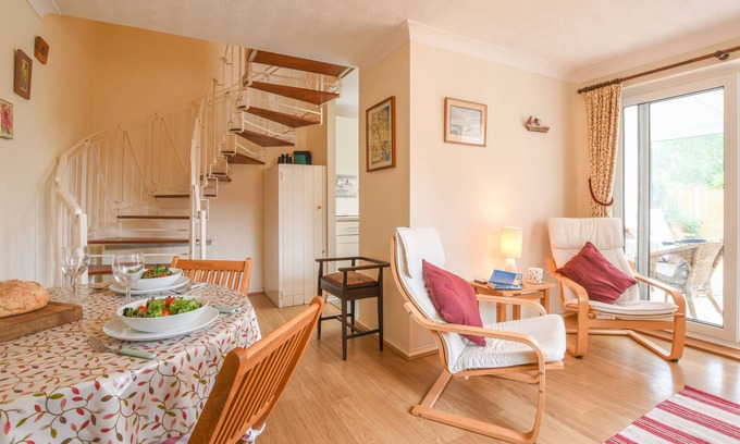 Martlesham Heath Cottage | MOLE END, WOODBRIDGE, pet friendly in Woodbridge