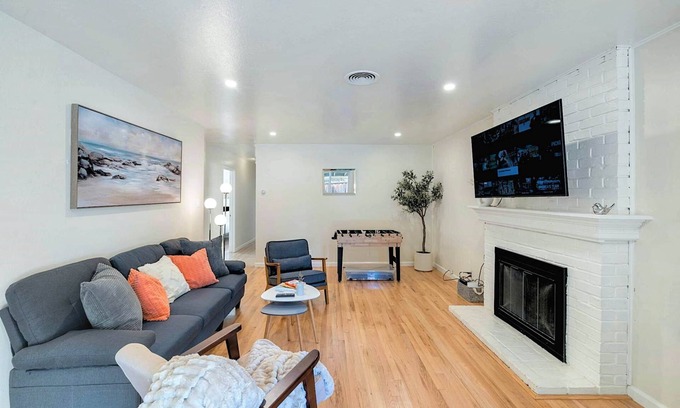 South San Jose House | MolivuHomes 3BR | Hot Tub | KingBed | Pet-Friendly