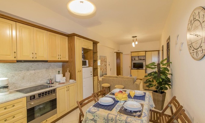 Corfu Town Apartment | Mon Repos Elegant rennovated apt, 5 min to the sea