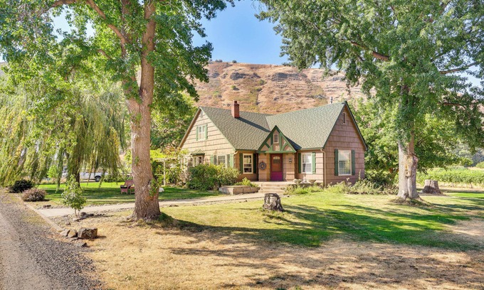 Milton-Freewater Cottage | Mongata Winery Retreat: Hot Tub, On-Site Tastings!
