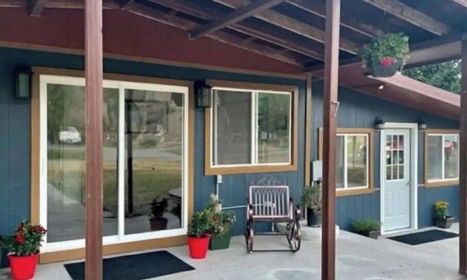 Cascade House | Montana Missouri River Fly Fishing Lodge -3BR & 2 bath, Sleeps 8