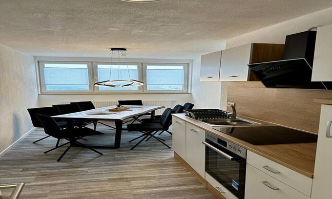 Wuerzburg Apartment | Monteurswohnung mit Ausblick Über Würzburg - Wlan - Parkplätze - A3 Nähe