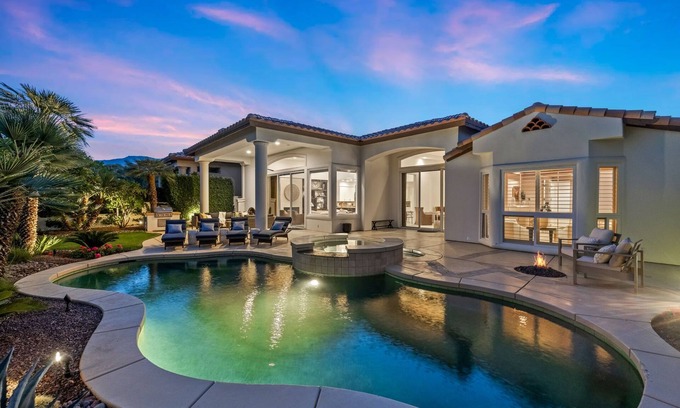 La Quinta House | MONTHLY RENTAL Luxury RANCHO LA QUINTA GOLF & COUNTRY CLUB 4200ft Pool Casita