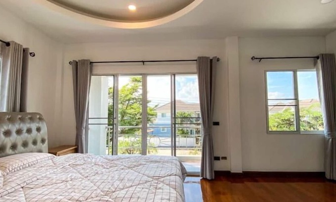 San Sai House | Monthly Rental Special Price! Lakeside Pool Villa.