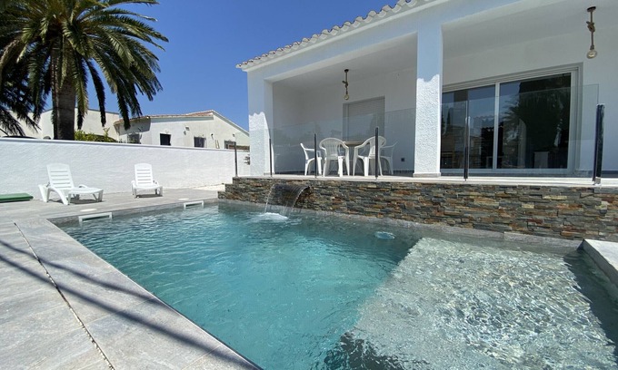 El Mas Bosca Ski Chalet | Montsia 23 - Casa con piscina privada en Roses