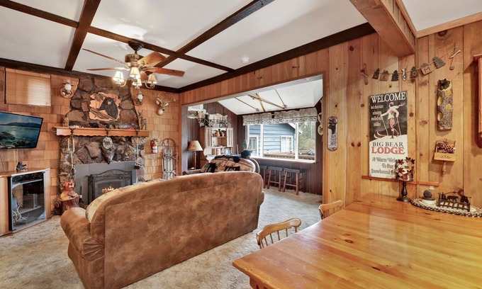 Boulder Bay Cabin | Moon Escape Family Retreat~ Castle Rock Trail Cabin~