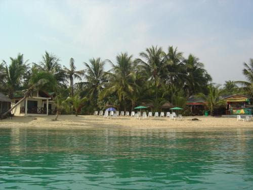Mae Nam Hotel | Moonhut Bungalows