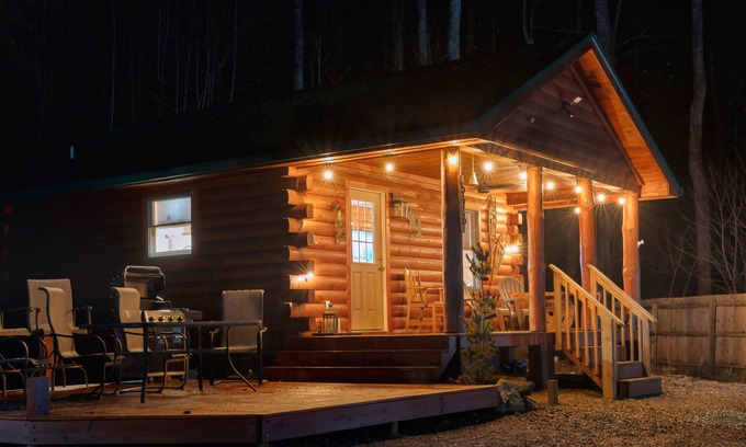 Sylva Cabin | Moonlight Ridge - a wonderful little log cabin on 4 wooded acres