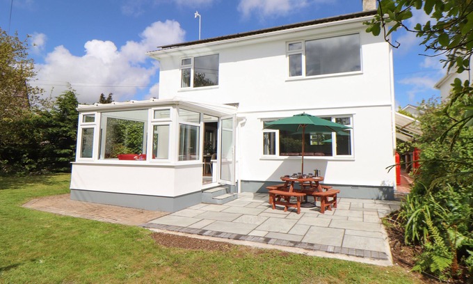 Penryn House | MOORSTONE, family friendly, with open fire in Mabe