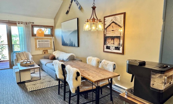 Lutsen House | Moose Mtn Retreat Ski-in out Condo Pool Hot Tub Fire Pits