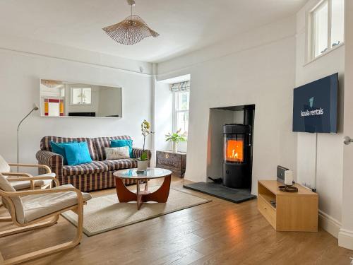 Cawsand House | Mordros Cawsand Cottage, Steps from the Beach