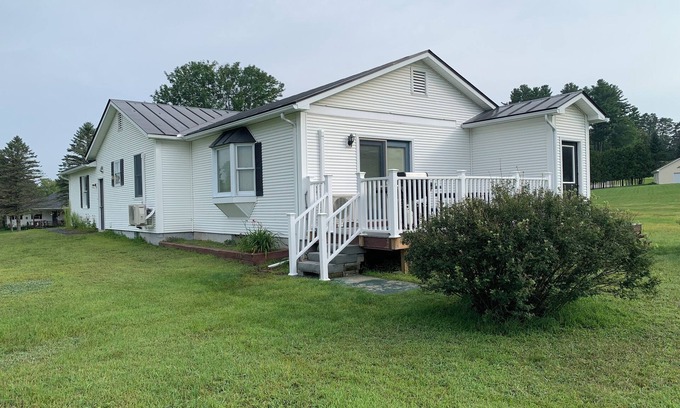 Eastern Vermont House | Morrisville's Fun House Spacious house with lots of entertainment