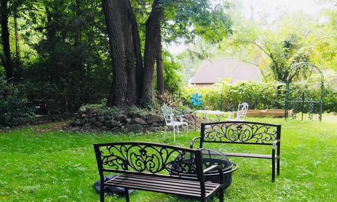 New Haven House | Morse · Maison de Jardin Yale New Haven for Large Groups