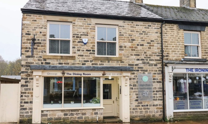 Padfield Apartment | MOSSY LEA, character holiday cottage in Glossop