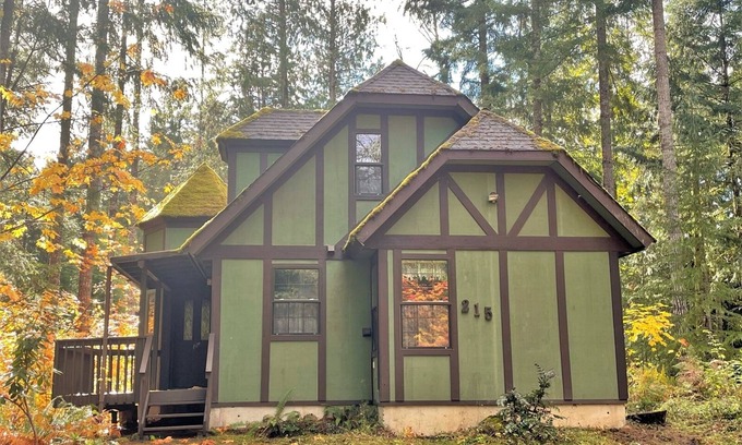 Packwood Cabin | Mossy Moose Cabin | 2 Bed, 1.5 Bath
