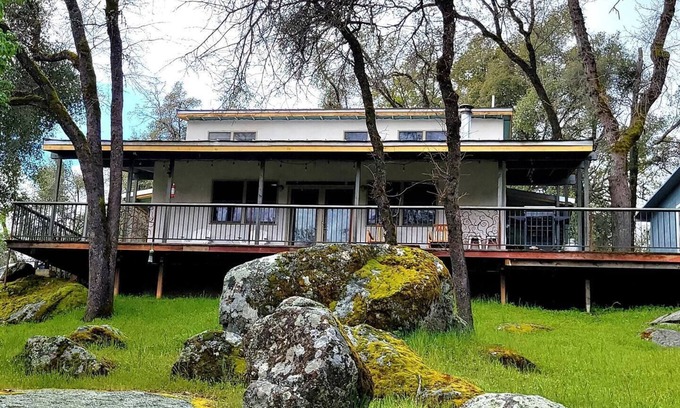 Mariposa House | Mossyrock Strawbale House - Near Yosemite & Townnn