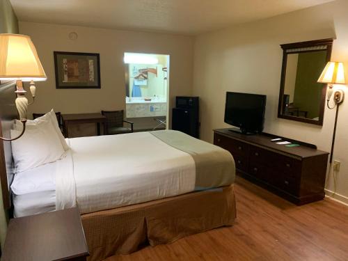 Abbeville Hotel | Motel 6 Abbeville, AL