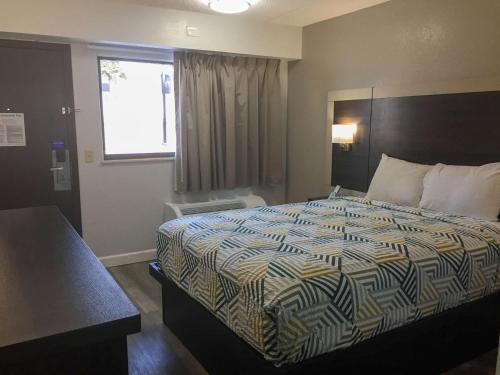 Burnsville Hotel | Motel 6-Burnsville, MN