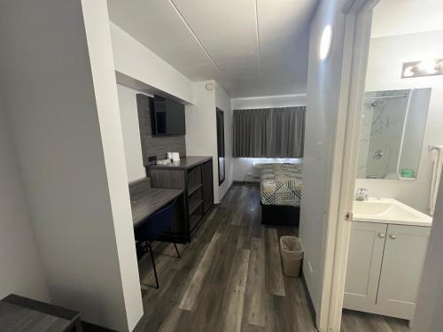 Washington Heights Hotel | Motel 6 Chicago, IL - Halsted