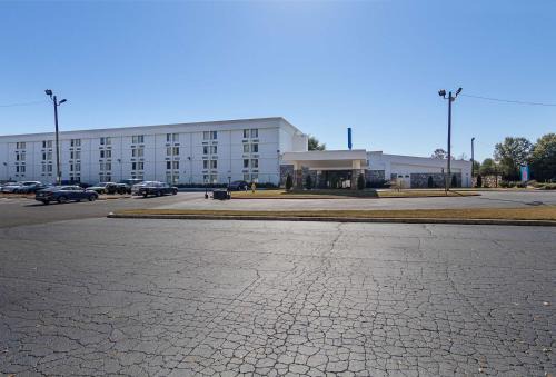 Candler-McAfee Hotel | Motel 6-Decatur, GA