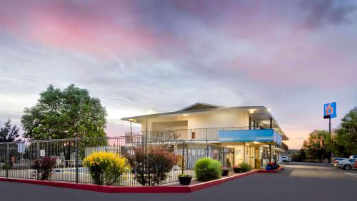 Allison Hotel | Motel 6-Gallup, NM