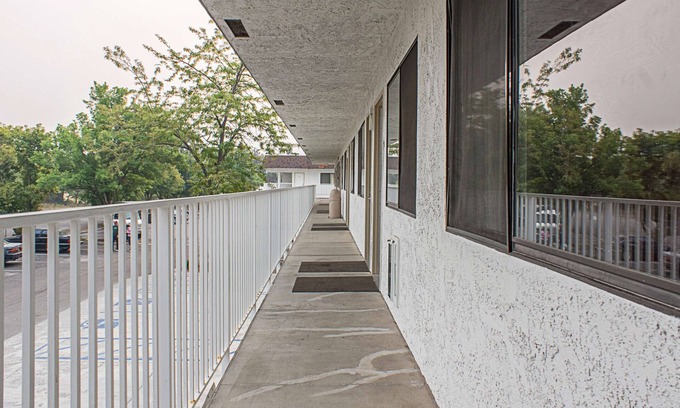Kalispell Hotel | Motel 6 Kalispell, MT