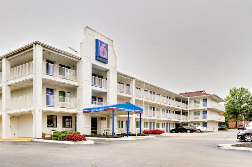 Pumphrey Hotel | Motel 6-Linthicum Heights, MD - BWI Airport
