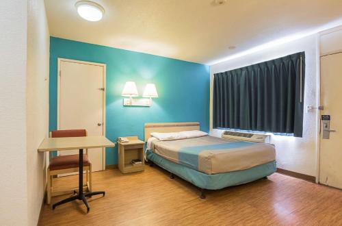 Rochester Hotel | Motel 6-Rochester, MN