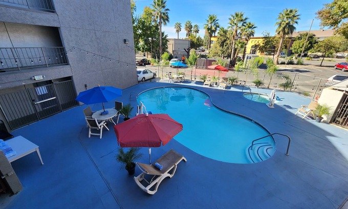 South Natomas Hotel | Motel 6 Sacramento, CA - Natomas & SMF Airport