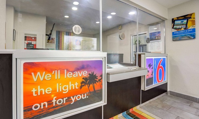 San Bernardino Hotel | Motel 6 San Bernardino, CA - South