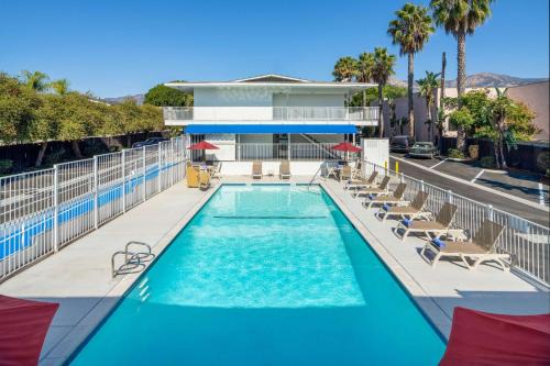 North State Hotel | Motel 6-Santa Barbara, CA - State Street