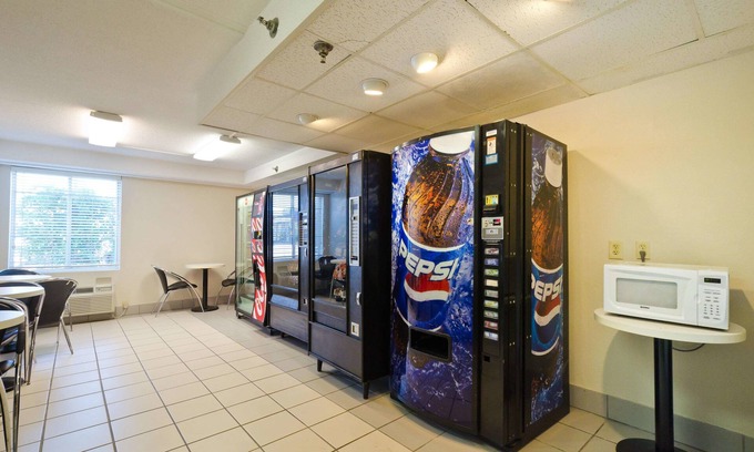 Springfield Hotel | Motel 6 Springfield, VA - Washington DC Southwest