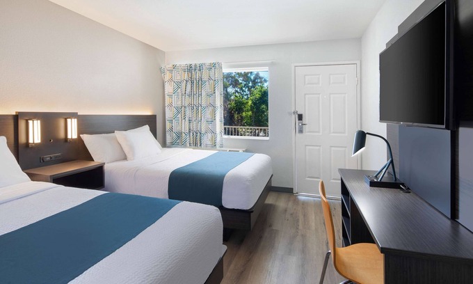 Woodland Hotel | Motel 6 Woodland, CA – Sacramento Airport