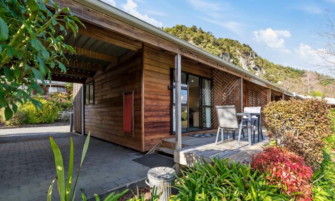 Motuoapa House | Motuoapa Studio - Motuoapa Holiday Unit