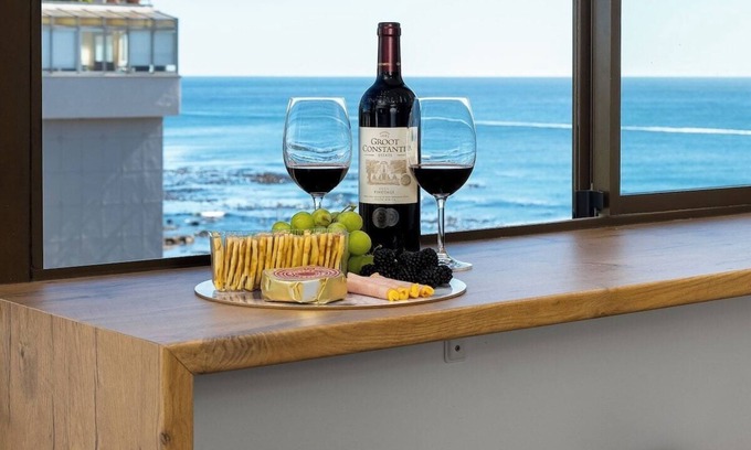 Mouille Point Apartment | Mouille Point Seaview Apartment