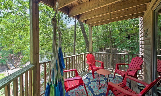 Mount Ida Condo | Mount Ida Condo w/Balcony + Resort Amenities