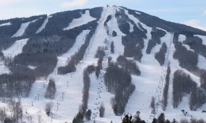 West Dover House | Mount Snow Mountain Views - Spacious and Clean 4 Bedrooms 3 Baths Condo