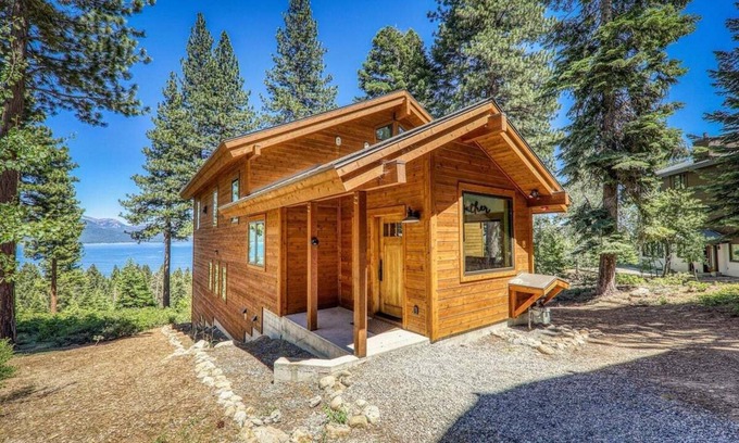 Lake Forest House | Mountain Bliss in Tahoe City - Hot Tub - Large Home - Luxury