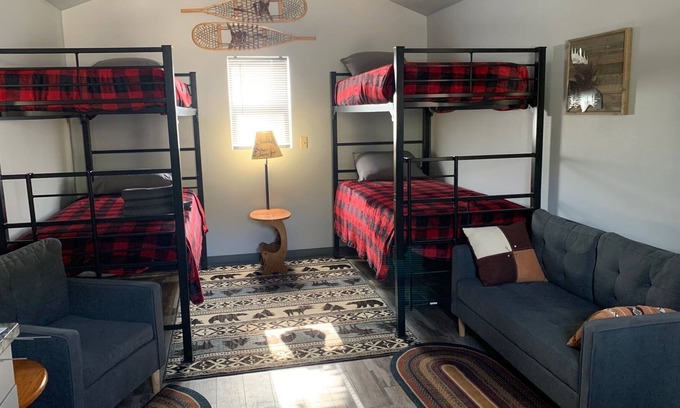 Roundup Cabin | MOUNTAIN CABIN 1