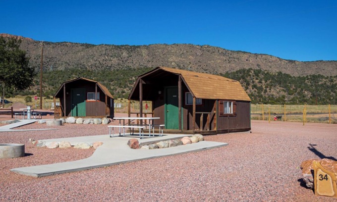 Canon City Cabin | Mountain Cabin Stay BBQ & Picnic Area Near Royal Gorge Bridge & Park
