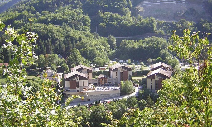 Brides-les-Bains Apartment | Mountain Escape with Pool