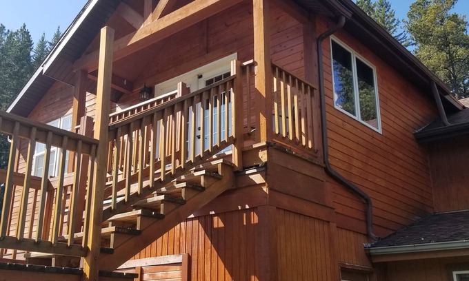 Deadwood Apartment | Mountain Escape at Mad Peak Lodging, sleeps up to six