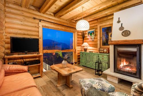 Delnice Ski Chalet | Mountain family home Nola Ivano